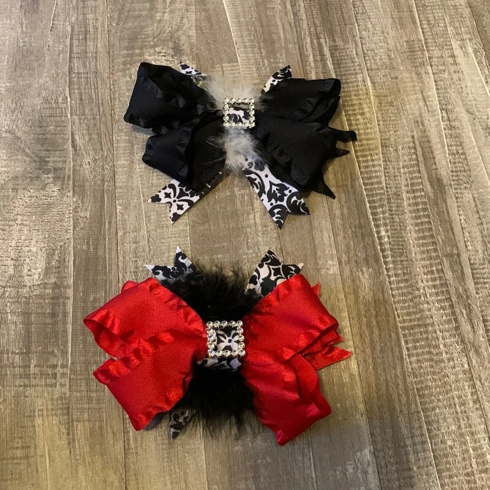 Winter Bows- lot of 2‎